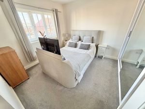 Cuddington Grove Rossmore